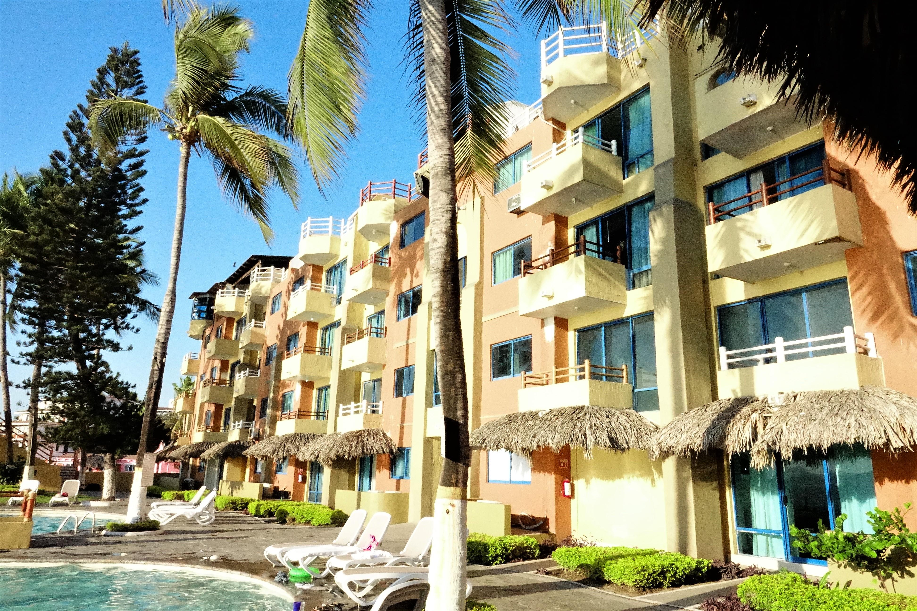 Hotel Marina Puerto Dorado - Todo Incluido マンサニージョ エクステリア 写真