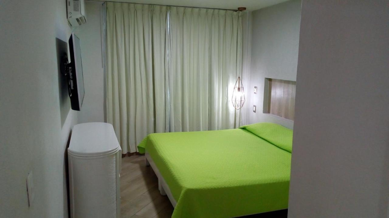 Hotel Marina Puerto Dorado - Todo Incluido マンサニージョ エクステリア 写真