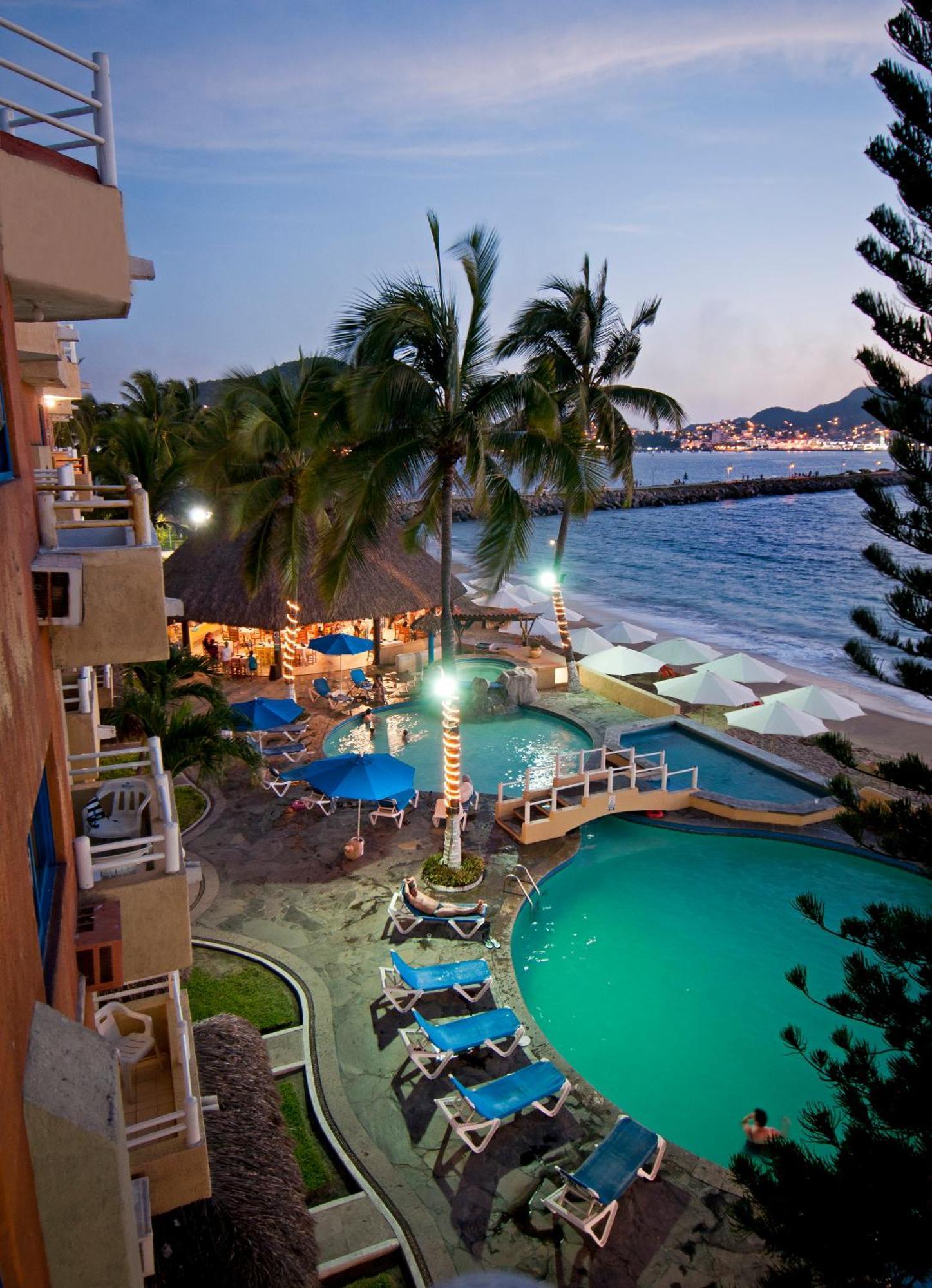 Hotel Marina Puerto Dorado - Todo Incluido マンサニージョ エクステリア 写真